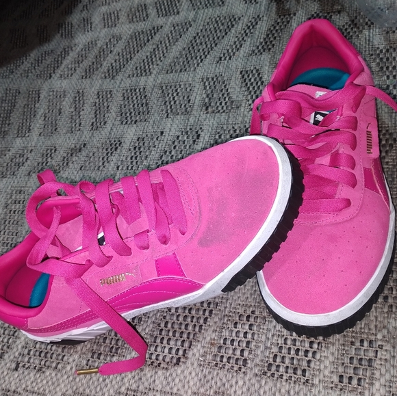 Pink pumas - Picture 2 of 2